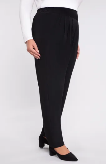 Čierne elegantné nohavice so sedlom