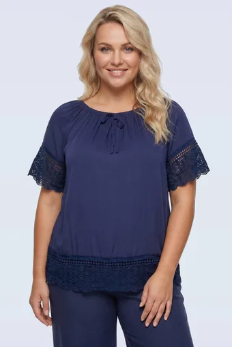 kópia z Béžová blúzka so zlatým výstrihom