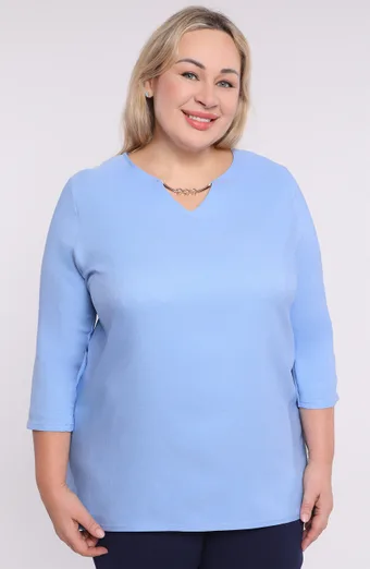 Svetlomodrá blúzka so zlatým výstrihom