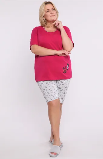 Ružové pyžamo, sivé kvetinové šortky