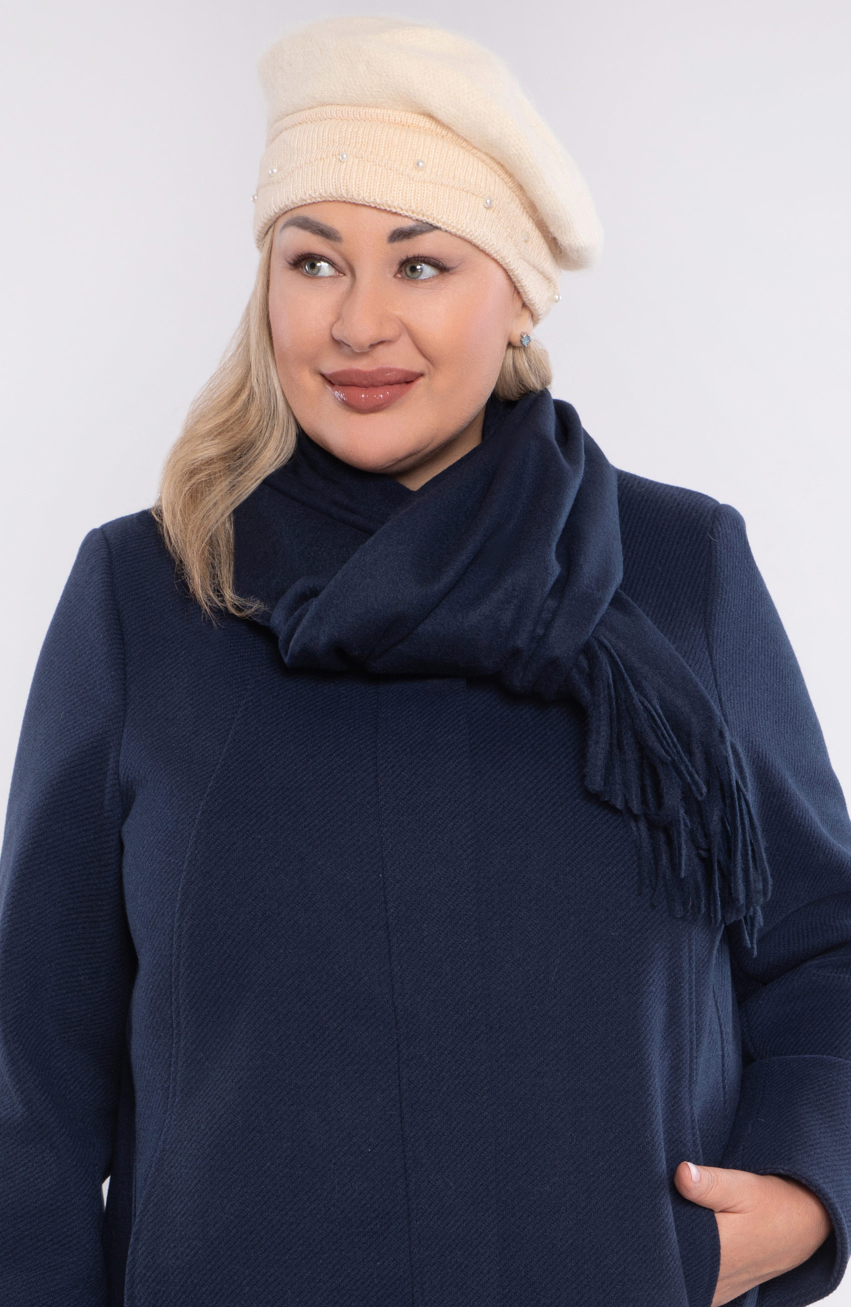 Krémová čiapka zo zmesi angory
